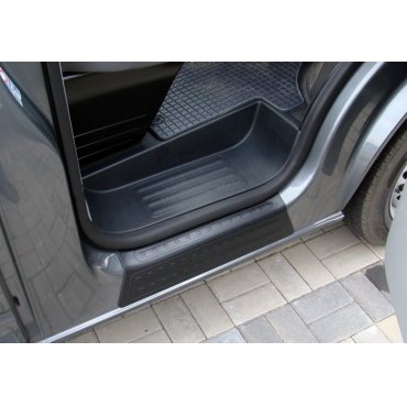 Volkswagen Transporter Caravelle Multivan T5 накладки дверных проемов защитные полиуретановые