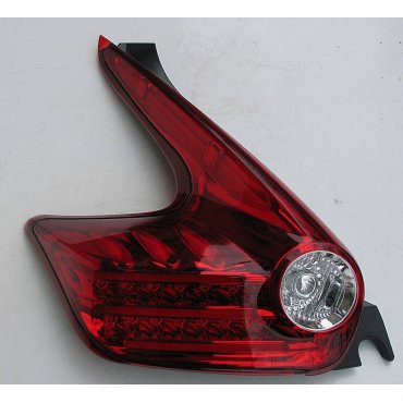 Nissan Juke оптика LED задняя  красная