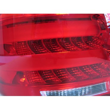 Toyota Highlander 2008 оптика задняя LED красная