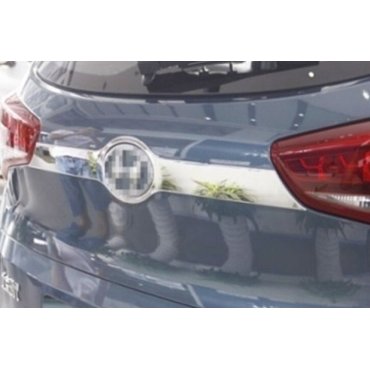 Hyundai Tucson TL 2015 накладка хром на заднюю дверь плоская 