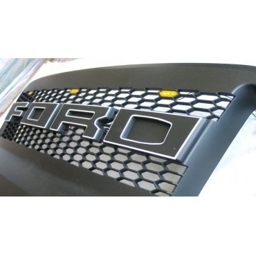 Ford Ranger T7 решетка радиатора с LED габаритами средняя черный лого белый кант