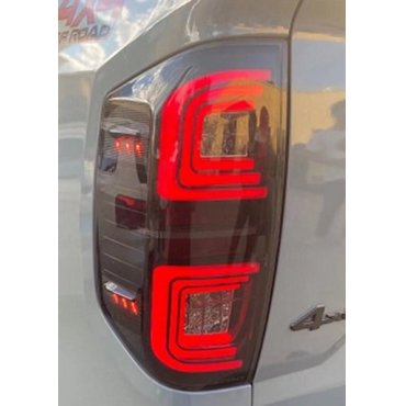 Toyota Tundra 2014+ оптика задняя LED черная BW