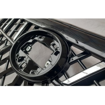 Toyota Land Cruiser 300 2021+  решетка радиатора стиль TRD черная