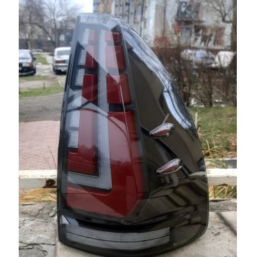 Toyota Prado 120 2003+ оптика задняя красно-черная  стиль Lexus Clear CP