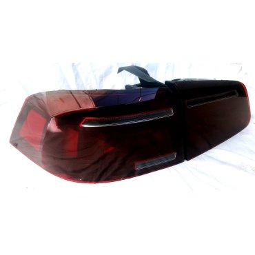 Volkswagen Passat B7 2011+ оптика задняя LED  B8,5 look красная