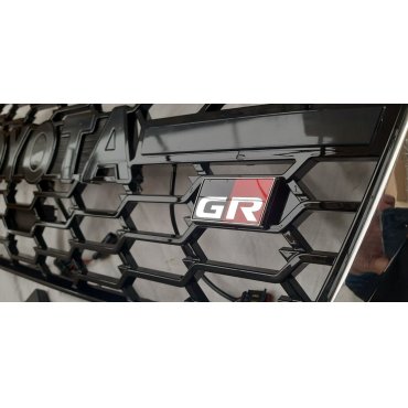 Toyota Land Cruiser 200 2016+ решетка радиатора LED LOGO GR стиль