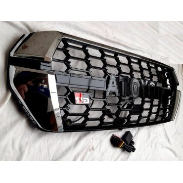 Toyota Land Cruiser 200 2016+ решетка радиатора LED LOGO GR стиль
