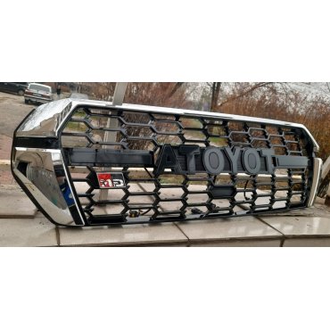 Toyota Land Cruiser 200 2016+ решетка радиатора LED LOGO GR стиль