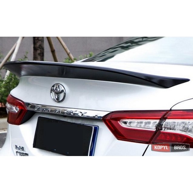 Toyota Camry XV70 2018+  задний спойлер крышки багажника большой