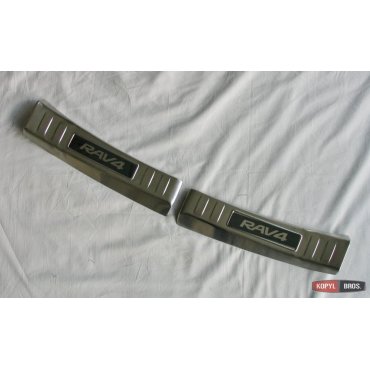 Toyota RAV 4 2019+ защитная накладка на задний бампер внутренняя тип V1