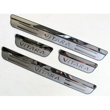 Suzuki Vitara 2015 накладки нижние  на пороги дверных проемов