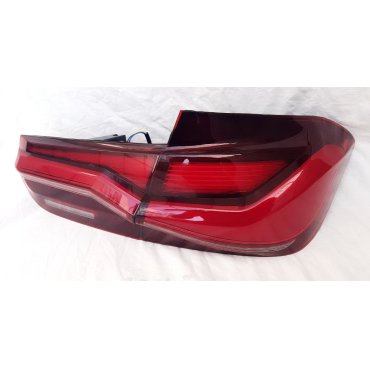 BMW 3 серии F30 2012+ оптика задняя M2 2023+ look красная BMW 3 серии F30 2012+ оптика задняя M2 2023+ look красная