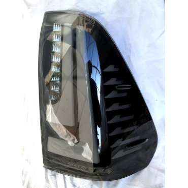 Toyota Hilux Revo 2014 оптика задняя тюнинг LED черная BW Toyota Hilux Revo 2014 оптика задняя тюнинг LED черная BW