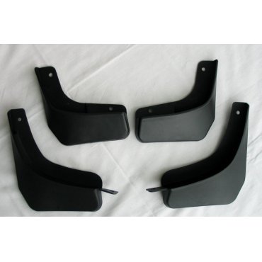Suzuki S-cross брызговики колесных арок GT передние и задние полиуретановые  Suzuki S-cross брызговики колесных арок GT передние и задние полиуретановые